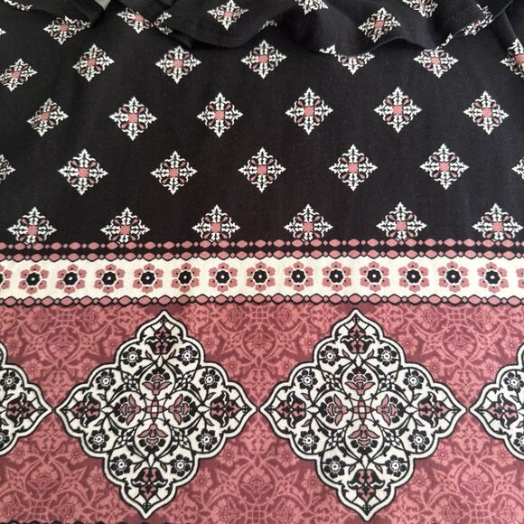 Free Kisses Floral Sleeveless Round Neck Stretch Blouse Size XL - Picture 3 of 9